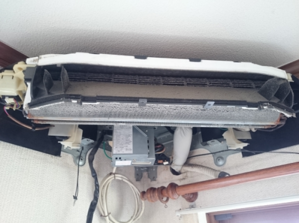 ■2015/06/26 扇型コーナーエアコン(分解高圧クリーニング)