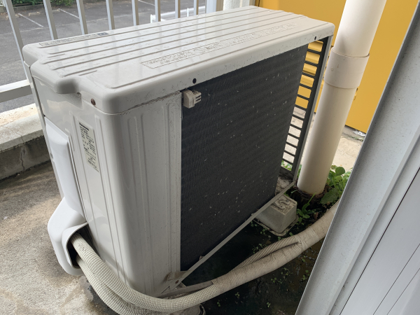 横浜市栄区で、天然成分の洗剤を使った 室内機+室外機のクリー…